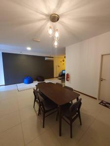 Landmark By Katana 3BR Glamorous Highrise Seaview Homestay Gurney无敌海景三房套房