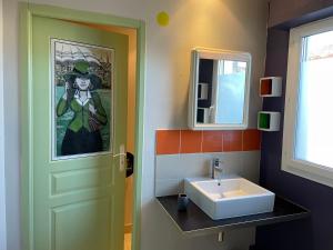 Maisons de vacances Le Maine N 5 FLEAC - Logement entier avec 3 suites SDB - Balcon : photos des chambres