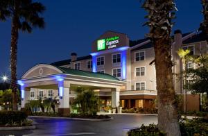 Holiday Inn Express & Suites Sarasota East by IHG
