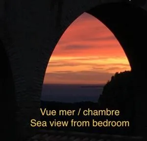 STUDIO pied village EZE - dans VILLA récente - Parking Gratuit - 艾日