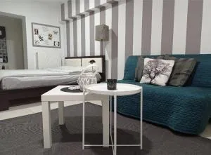 Nice Studio - Néoi Epivátai