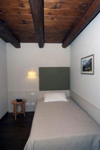 Single Room with Mountain View