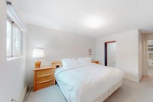 Powder Family - Ptarmigan Inn #302