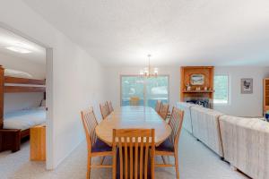 Powder Family - Ptarmigan Inn #302