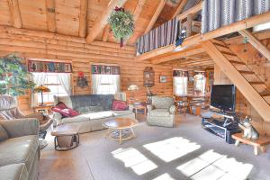 262 Ghia Farm Road - 3hvězdičkové hotely ve městě Ludlow