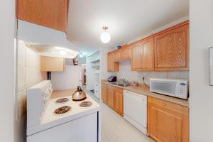 Powder Family - Ptarmigan Inn #302