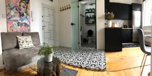 Ekaterinas City Center Gallery Apartment