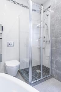 CLOSE CROISETTE-MODERN-AC-CONGRESS-BEACHES