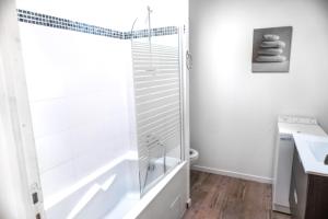 Appartements LE GALLI en plein coeur de Sanary : photos des chambres