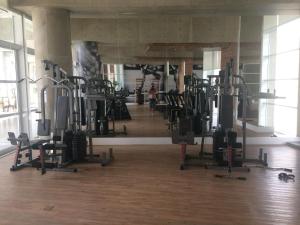 Vista Mar Unlimited Frente Mar Ar Condicionado Garagem Arrumação Andar Alto e piscina aquecida, sauna e muito mais!