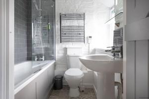 Cowshed Cottage with Log Burner & Shared Dog Field