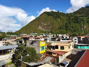 Mayras Apartments and Spanish School