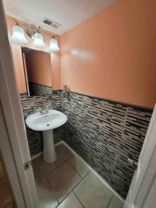 Elegant 2-bedroom pet-friendly villa w 2 parking spaces