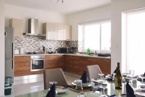 Modern 3 bedroom with AC apartment