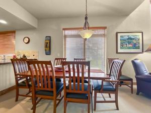 Foxpoint Cottage townhouse
