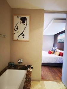 1007-Stunning Studio apt with incredible Joburg views