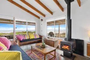Bay Beach House - A Family & Pet Friendly Favourite with Direct Beach Access - Capel