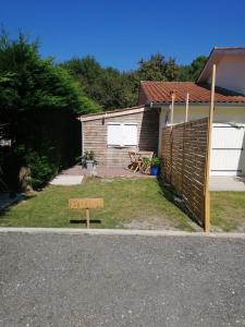 Petite habitation meublée - 3hvězdičkové hotely ve městě Biganos