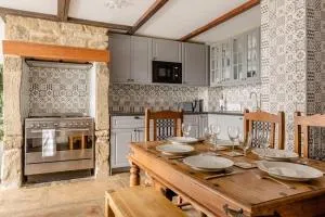 OldMill-2Bed-Sleeps6-HotTub-PrivateGarden - Ingrow