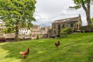 OldMill-2Bed-Sleeps6-HotTub-PrivateGarden