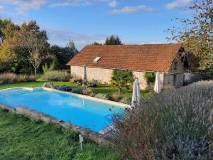 Maisons de vacances Gite de l'Ane Papillon-3 chb- piscine-jardin : photos des chambres