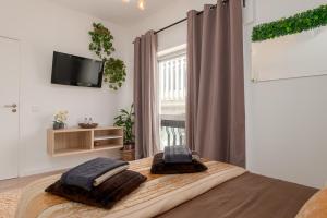 Avenue View Rooms - Guest House