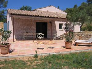 Maisons de vacances Charmante Petite Maison & Whirlpool Prive sur Terrasse Plein SUD au Calme ! : photos des chambres