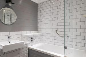Classic Double or Twin Room with Inland View room in Greenbank Hotel