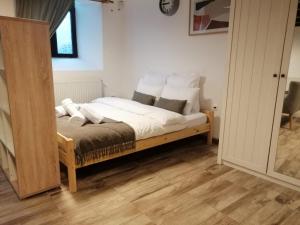 Piața Sfatului Brassai Plus - Annastasias Studio