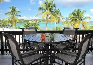 Your Perfect Beachfront Condo in Paradise - Sapphire Beach - Benner
