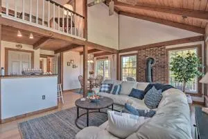 Lovettsville Cottage in Heart of Wine Country - Frederick