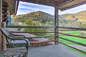 River Access and Mtn Views Cullowhee Lodge! - 惠提尔