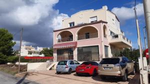 Villa Maria Louiza NEAR AIRPORT