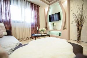 The Ivory - Luxury & Spacious Apartment in Egaleo-Athens