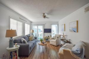 Coastal Condo with Public Atlantic Beach Access - 3hvězdičkové hotely ve městě Atlantic Beach