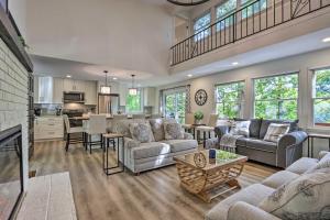 Dock, Slide and Fire Pit Osage Beach Lake House