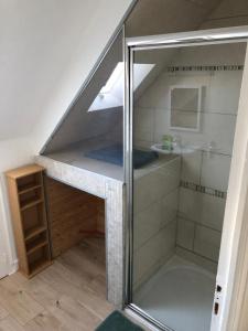 Magnifique vue mer, dans un petit appartement.