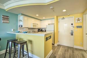 Ocean-View Daytona Beach Resort Retreat with Balcony