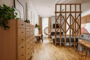 Kayana Apartments - Restored Luxury in the Heart of the Old Town, near Black Church, Council Sq