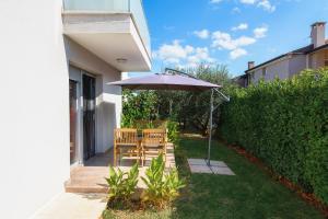 MIRJANA house with apartments