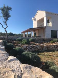 Villa Luisa Pucisca - 2 Häuser, 6 Schlafzimmer Insel Brac - Pool, Grill, Kamin, Tischtennis, Boccia