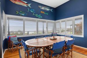Tru Blu - Enjoy Sweeping 180 Degree Views of Gracetown in this Modern Family Beach House