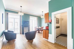 Artistic 2BR Flat Downtown w AC by LovelyStay