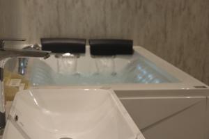 Thwary Hotel Suites