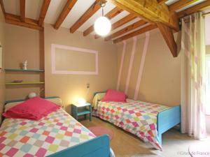 Maisons de vacances Gite La Sauvagere, 6 pieces, 10 personnes - FR-1-497-121 : photos des chambres