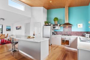 Beachside at Margaret River - Spacious Family Beach House in Exclusive Prevelly Location