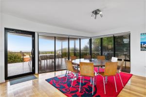 Beachside at Margaret River - Spacious Family Beach House in Exclusive Prevelly Location