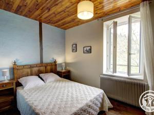 Maisons de vacances Gite Saint-Didier-sur-Rochefort, 7 pieces, 12 personnes - FR-1-496-18 : photos des chambres