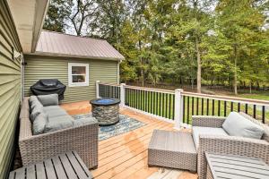 Private Dock and Lake Access Benton Family Home