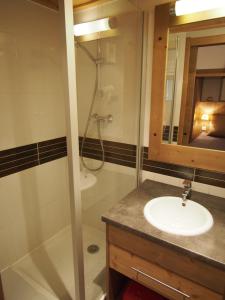 Appartements RisoulSki Antares - Piscine et Sauna : photos des chambres